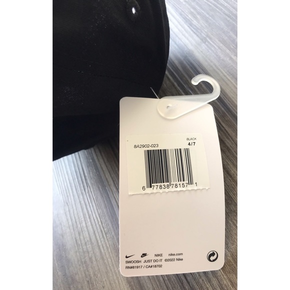NIKE BOYS BLACK BASEBALL CAP SIZE 4-7 - Picture 4 of 5